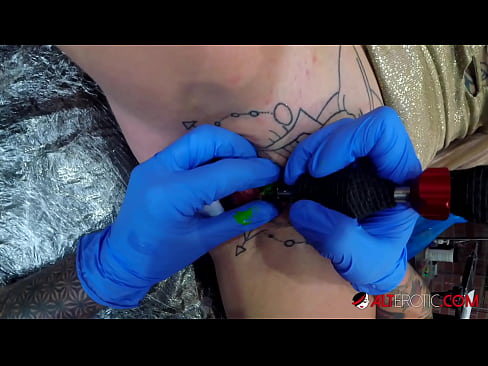 ❤️ Sully Savage ea nang le li-tattoo tse chesang haholo o ile a fumana tattoo clitoris ea hae ❤️  ❤
